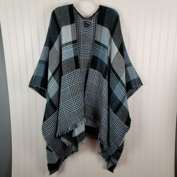 Steve Madden Shawl Open Front Poncho Checked Plaid Wrap Layer OSFM Fringe Soft - Picture 6 of 6